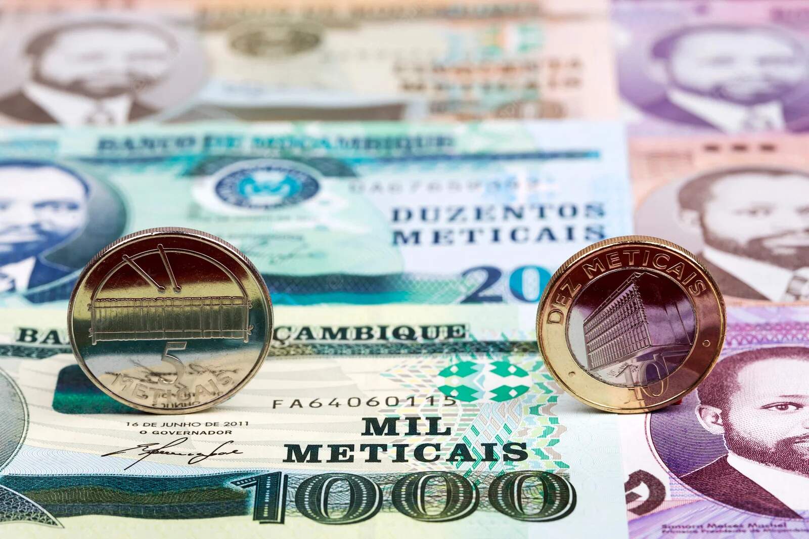 Economia metical moz Easy Resize.com .jpg